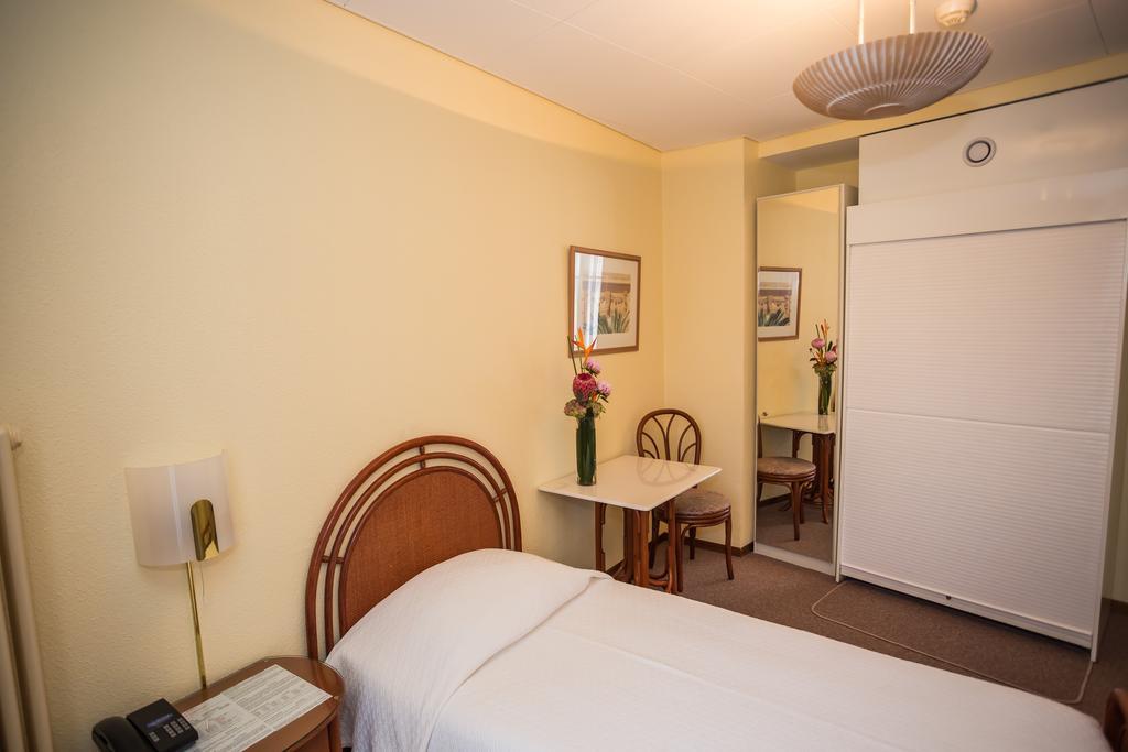 Hôtel Résidence Cité-Verdaine Genebra Quarto foto